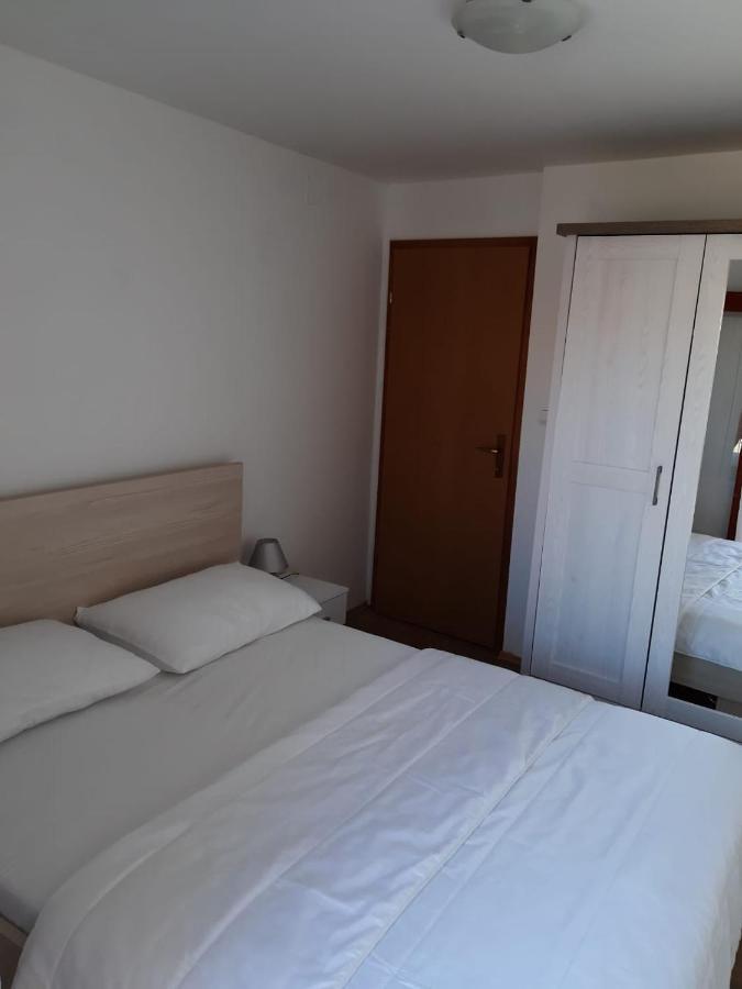 Ana Appartement Sveti Filip i Jakov Buitenkant foto